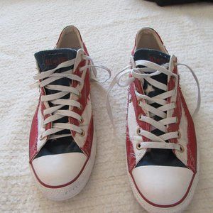 Converse All Star low cut sneakers. Mens size 13